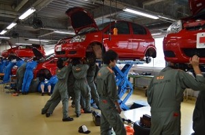 「トランスミッション」 脱着実習！〜自動車工学科〜