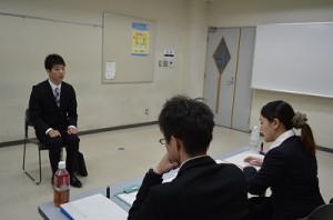 就職活動の第一歩！「学内模擬面接」が行われました！